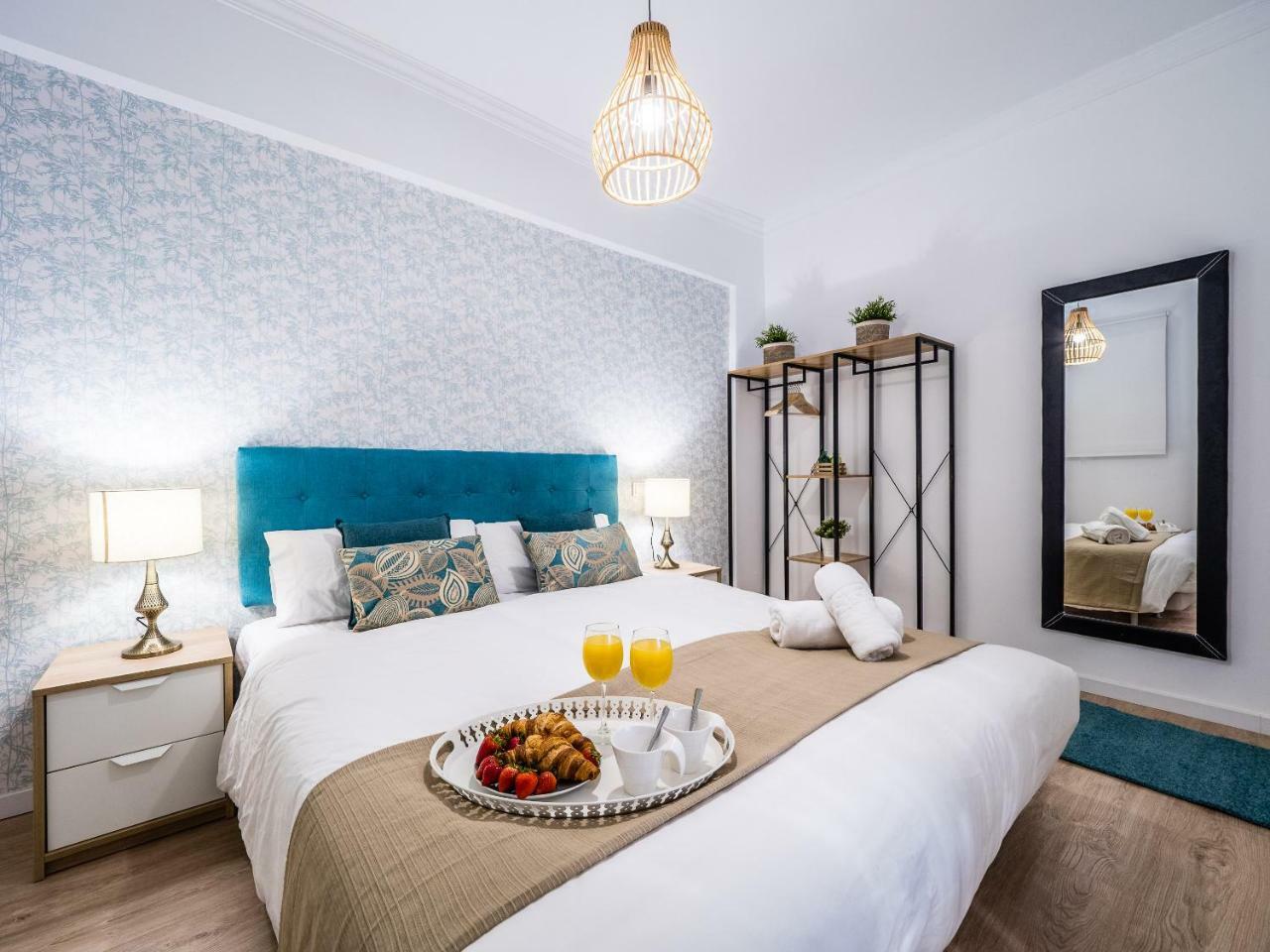 Апартаменты Malaga Urban Center Экстерьер фото