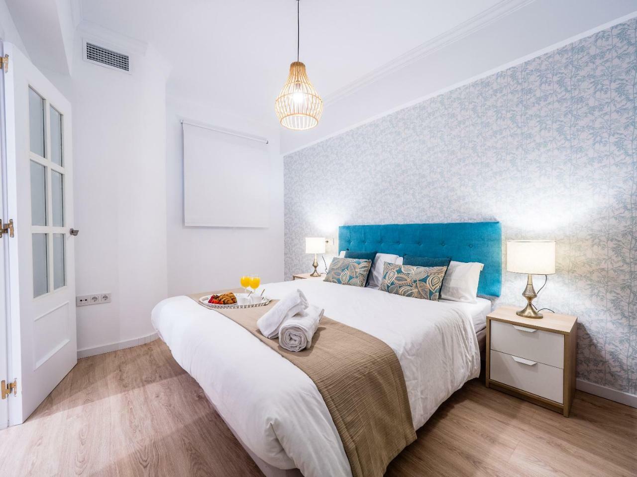 Апартаменты Malaga Urban Center Экстерьер фото